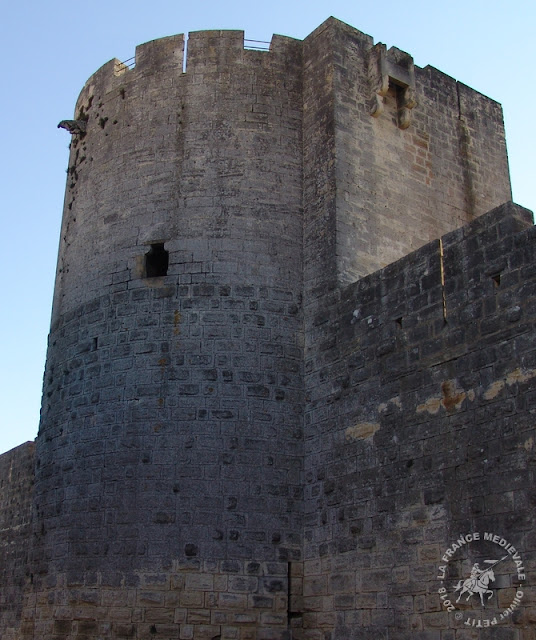 AIGUES-MORTES (30) - Les remparts médiévaux