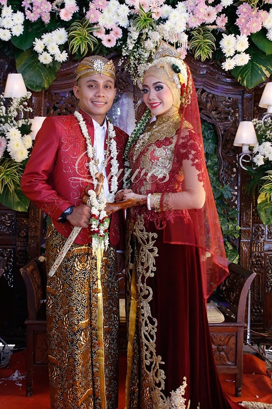 Rias Pengantin Muslim Hijab Dengan Adat Dan Kebaya Modifikasi Modern Paket Pernikahan Catering Dekorasi Pelaminan Rias Pengantin Luwes