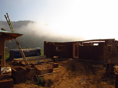 Le brouillard se lève sur Amara Valley.  아마라 바일리.