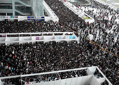 crowded shenzhen job fair