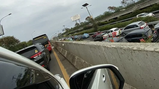 Ada Kecelakaan, Tol Bandara Soekarno-Hatta Macet Panjang