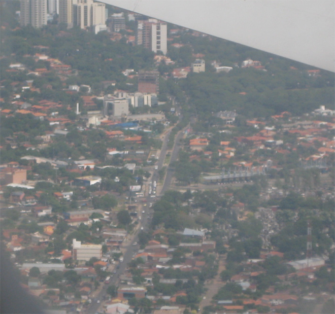 Asunción Paraguay desde el aire por Gloria V Casañas