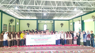 Hari ke 2, Baznas Sijunjung Salurkan Dana Zakat Bidang Pendidikan dan Kemanusiaan Tahap 1.