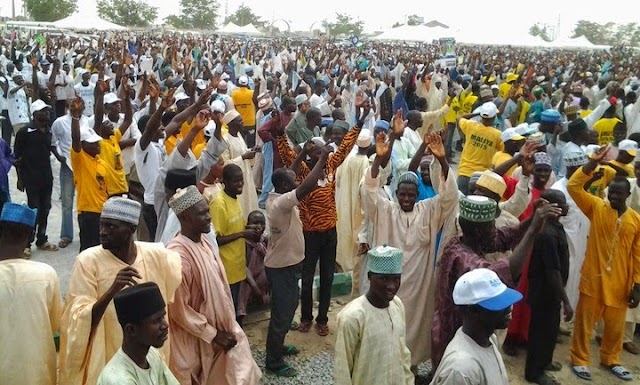 Thousands Of Members Defected From APC,LP To Join PDP In Edo State