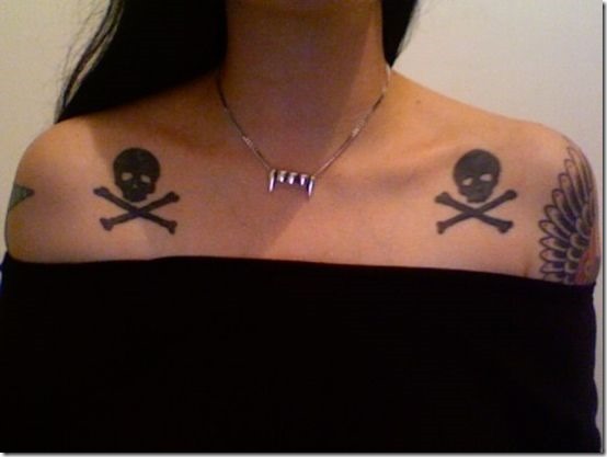 des_crnes_et_des_os_croiss_clavicule_de_dessins_de_tatouage