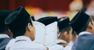 Dilema Antara Mondok atau Bantu Orang Tua