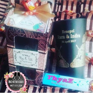 SOUVENIR PERNIKAHAN GELAS 212 DOFF HITAM PACKING PAPERBOX