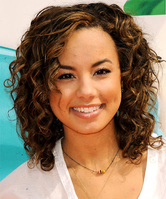 Casual Medium Curly Hairstyles