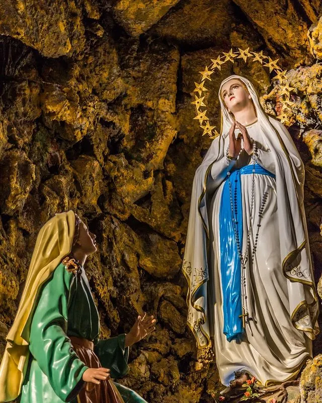 Rosario a la Virgen María:  Misterios Gozosos