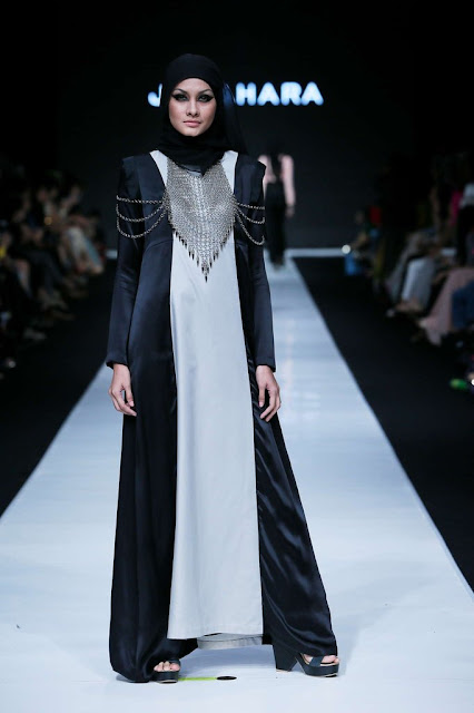 Desainer Fashion Muslim Karya Nanida Jenahara Nasution