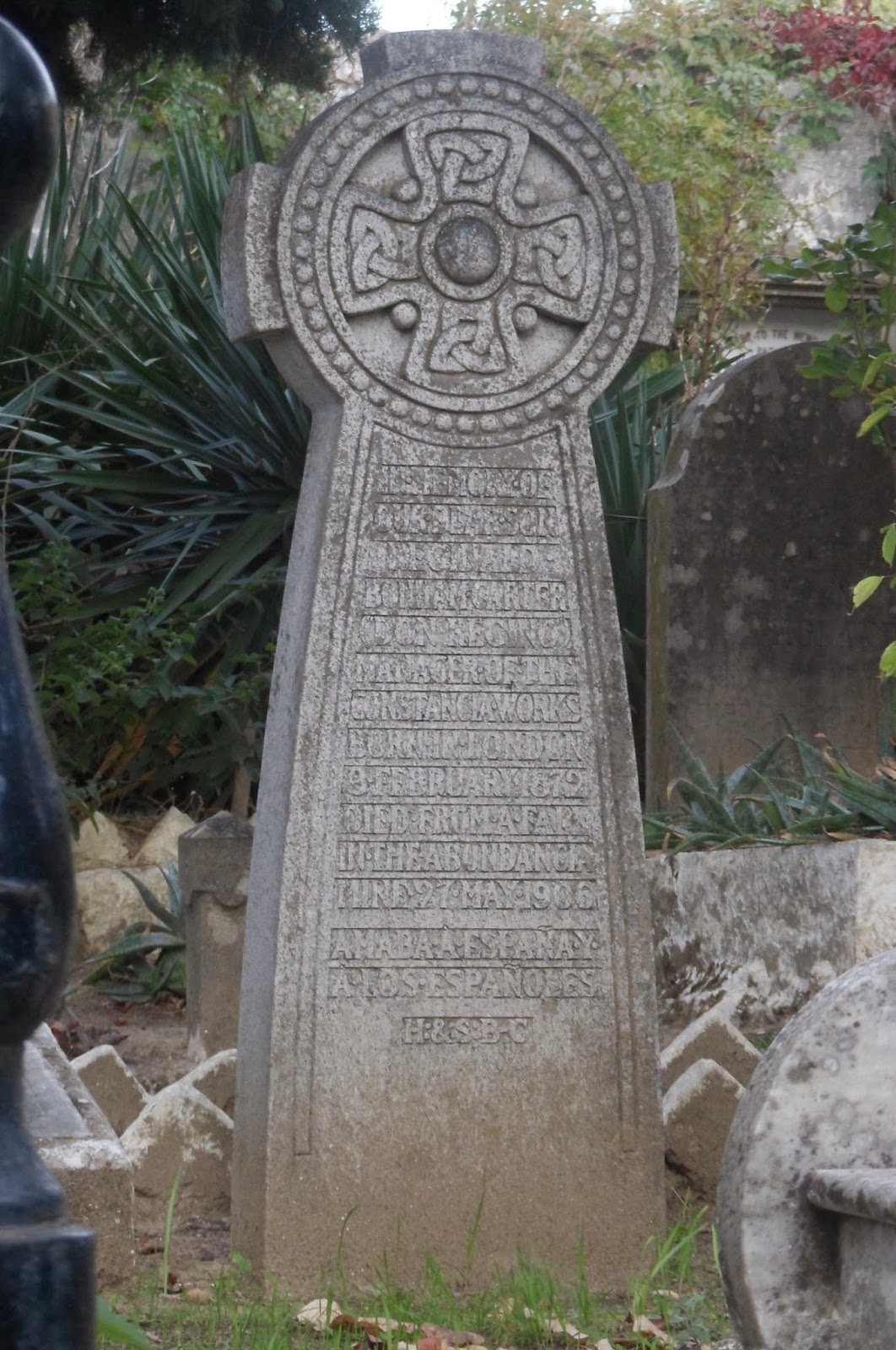 File:Cementerio Evangélico en Linares.jpg - Wikimedia Commons
