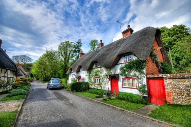 Amazing English Houses With Beautiful Roofs Seen On www.coolpicturegallery.us