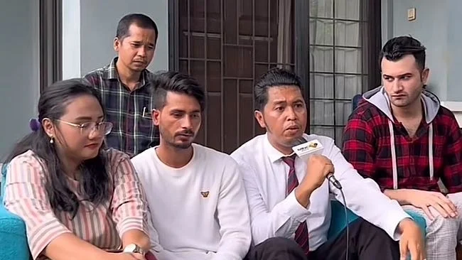 Asib Ali Didampingi Mantan Pengacara Keluarga Brigadir J, Martin Lukas Berharap Kliennya Bisa Bertemu Syarifah