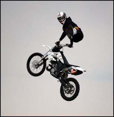 WHO RIDES FREESTYLE MOTO-CROSS?