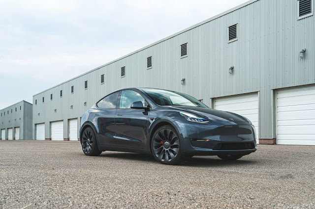 TESLA MODEL Y 2023 Review & specifications