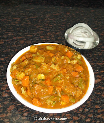 vegetable kurma ready to serve