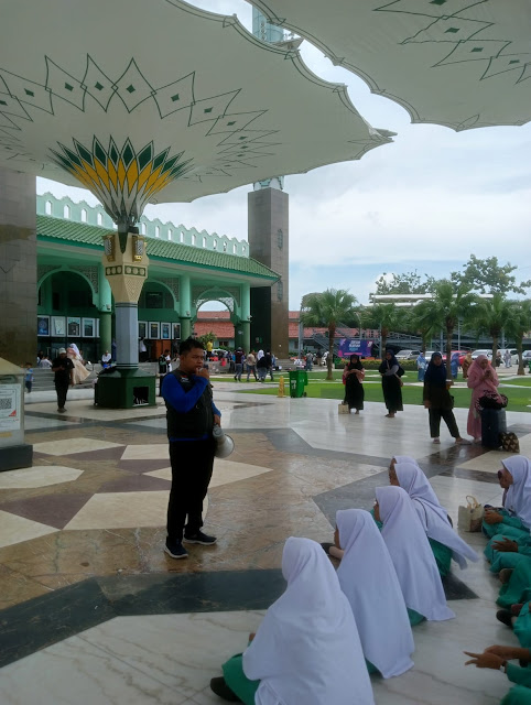 Panitia Penyambutan Santri Gontor di Masjid Al-Adzhom Terkena Pungli oleh Oknum Preman: Kota Tangerang Tidak Aman dan Nyaman?