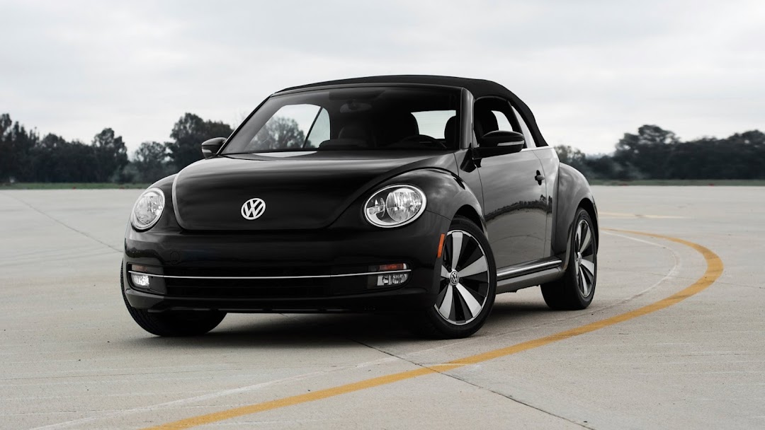 2013 Volkswagen Beetle Turbo HD Wallpaper