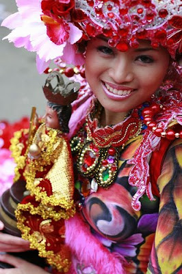 Sinulog 2009 Sexy Girls in Cebu Streets