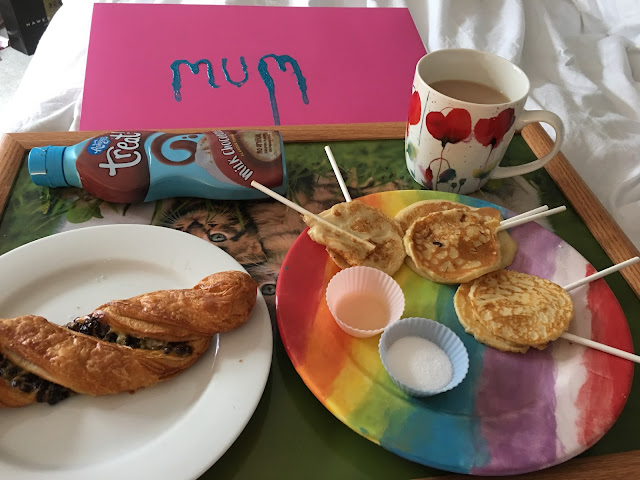mothers day breakfast on tray