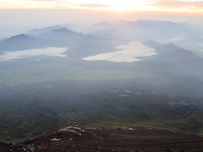 Amanecer desde el monte Fuji, Japón