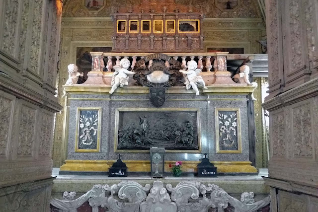 Mortal remains of St. Francis Xavier kept at the top