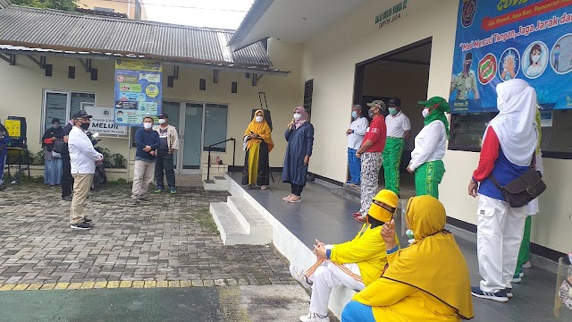 LPM Depok Jaya dan Komunitas Senam Dukung Idris-Imam