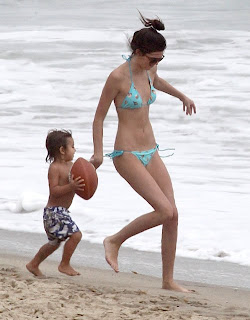 Kendall & Kylie Jenner Hit the Beach, Get Their 'SWERVEEE' On » Gossip | Kendall Jenner
