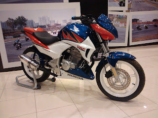 Nova Honda CB 300 Tunada