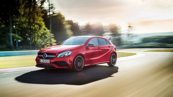 2016-Mercedes-Benz-A45-AMG