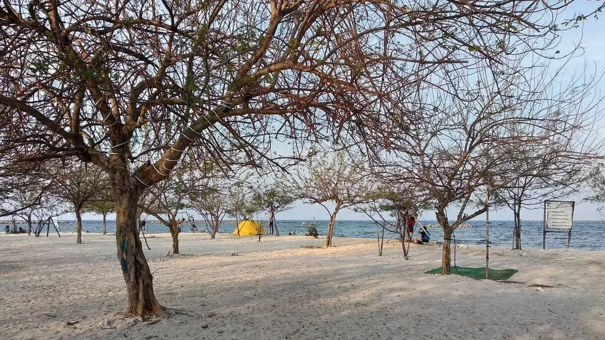 pantai untung jawa