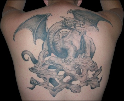 tatuagemdragomedievalblackandgray2