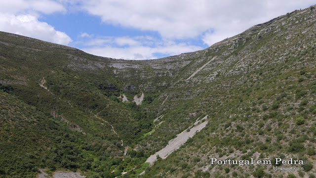 O anfiteatro natural da Fórnea de Alcaria