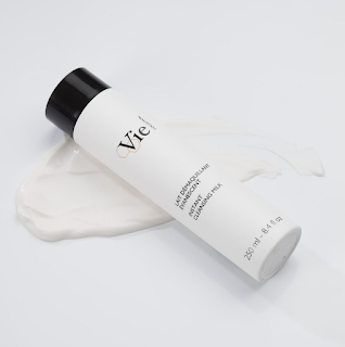 Vie Collection Cleansing Milk