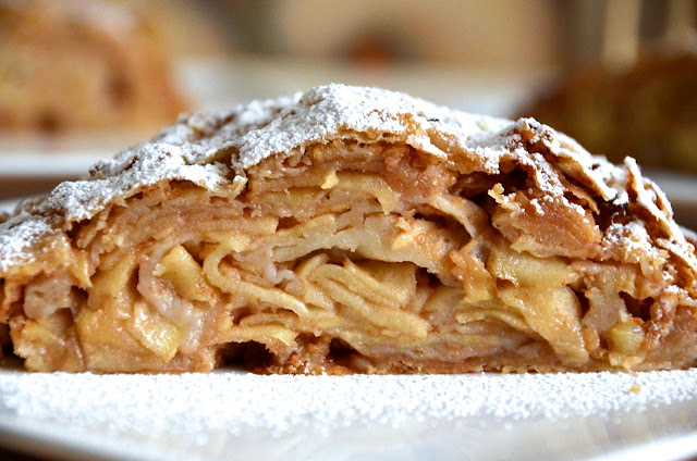 AUSTRIAN APFELSTRUDEL - APPLE STRUDEL