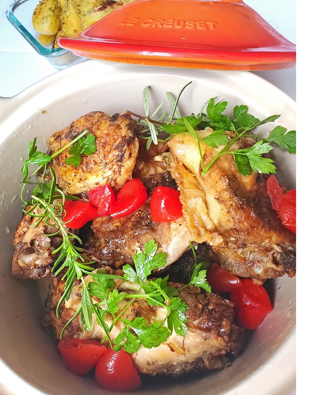 chicken baked with peppers and herbs