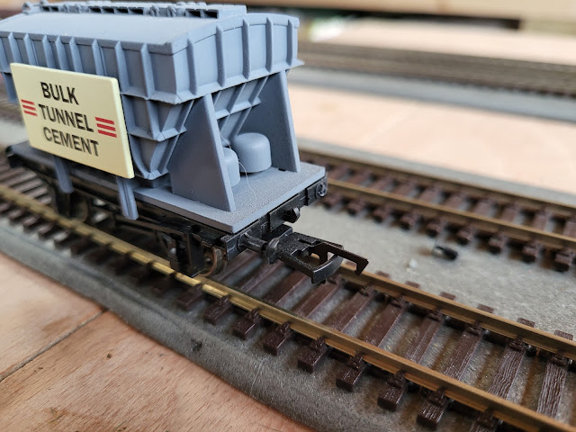 Dapol Tunnel Cement Wagon