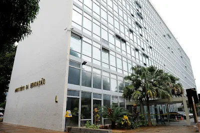 MEC anuncia programa “Pé-de-Meia Licenciatura” com bolsa de R$ 1.050 para universitários de licenciatura