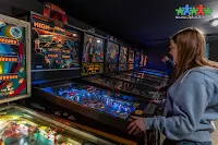 Wszystkich fanów retro gamingu oraz flipperów ucieszy fakt, że w Katowicach niedawno otwarto Interaktywne Muzeum FunHouse!