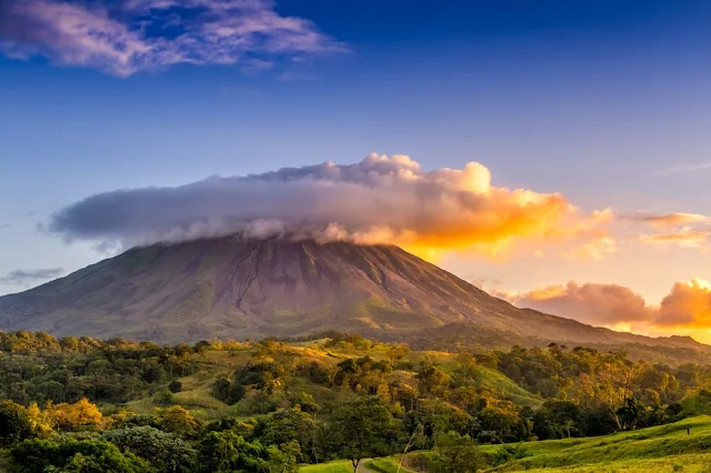 Perbedaan Antara Gunung Merapi dan Gunung Marapi di Indonesia
