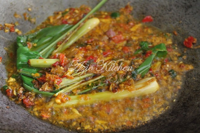 Masak Pindang Pedas Ikan Bawal Putih - Azie Kitchen