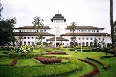 Gedung Sate: Penanda Arsitektur Campuran