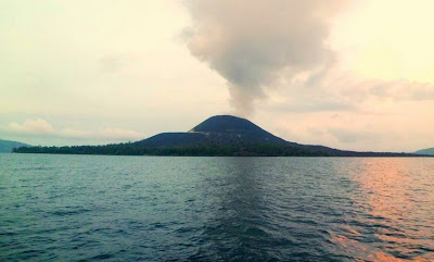 Foto Pendakian gunung Krakatau May 2012 ,Foto krakatau, foto, foto gunung krakatau,gunung,Krakatau, anak krakatau, selat sunda, gunung krakatau, kapal ke krakatau, anak gunung krakatau,wisata krakatau,krakatau 1883,krakatau meletus,krakatau steel, krakatau band