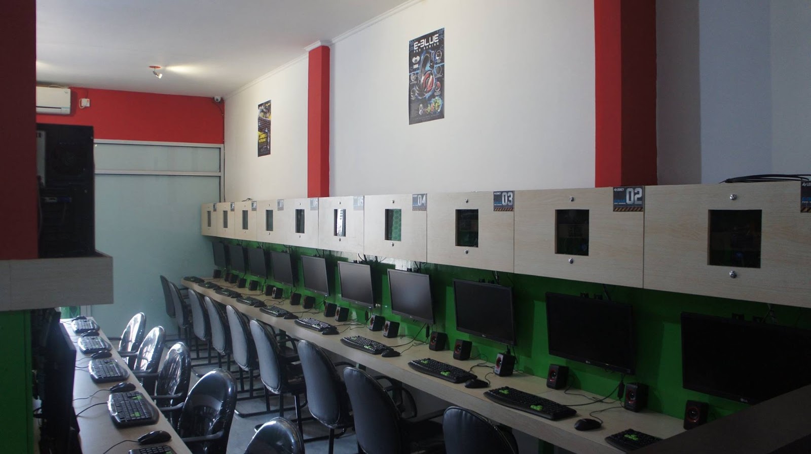 20 Desain Warnet  dan Game Center Minimalis Mewah dan Terbaik