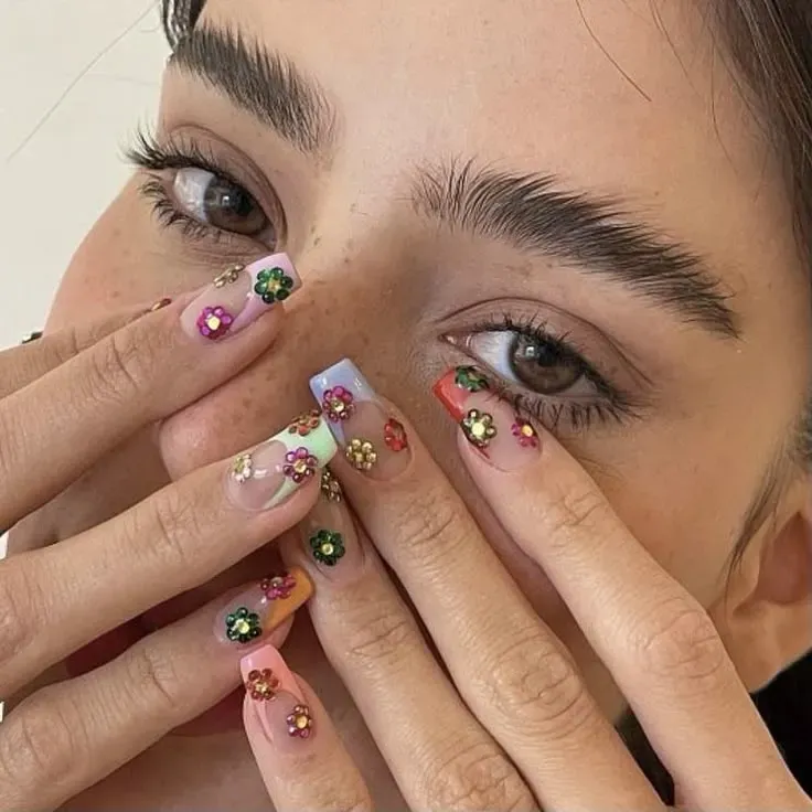 Uñas punta francesa