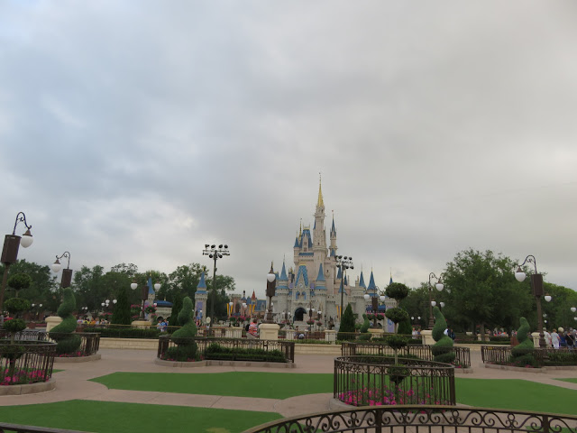 Cinderella Castle Hub Magic Kingdom Walt Disney World