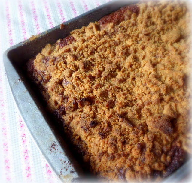 Banana Bread Crumb Cake