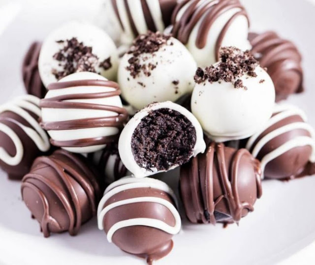 3-INGREDIENT OREO BALLS