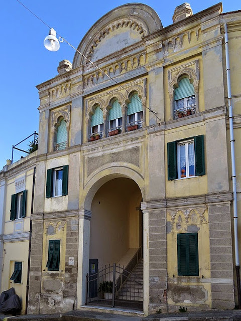 Building in via di Montenero, Livorno