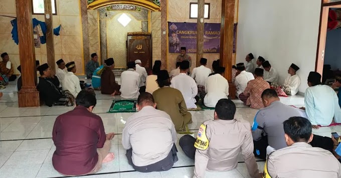  Kapolsek Jenangan kemas safari Jum'at dengan cangrukan Ramadhan